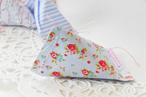 tableart_candy-wrapper tableart candy wrapper 1 DIY: Χαρτί περιτυλίγματος για καραμέλες
