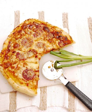 tableart_etiquette_how_to_eat_pizza