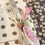 tableart_cutlery-with-ribbons