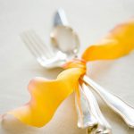 tableart_cutlery-with-ribbons
